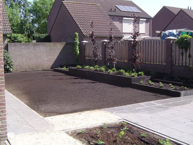 Aanleg gehele tuin mei 2012, Ysselesteyn 